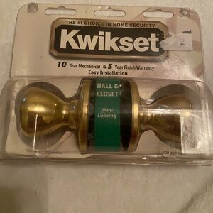 Kwikset Hall & Closet Door Knob